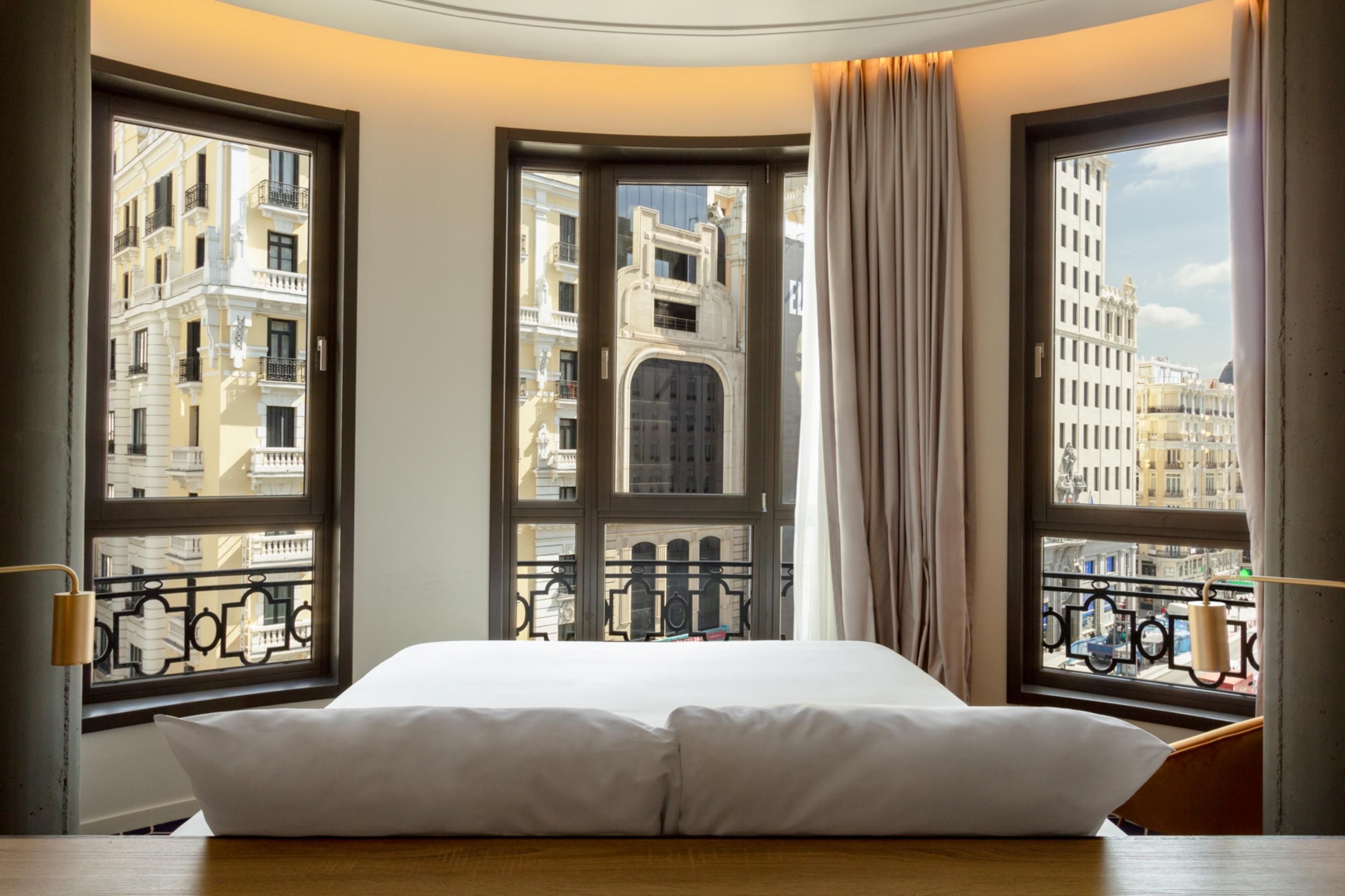 Отель Pestana Cr7 Gran Via Мадрид Экстерьер фото